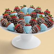 Two Full Dozen It S A Boy Strawberries Babyshowerideasfoodboy Essen Fur Babyparty Zur Geburt Junge Babyparty Kuchen
