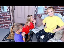 Shot Of The Yeagers Youtube Family Photoshoot Kids Spongebob Comics