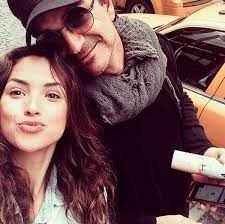 Maybe you would like to learn more about one of these? Adria La Guapa Hija De Ricardo Arjona Conquista Las Redes Sociales Ricardo Arjona Hijos Que Guapo
