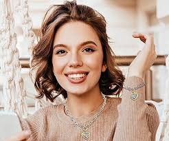 Gold Necklace 001 analogical 230 00468