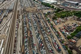 The first few floors of the garages contain police cars which spawn in the parking. An Inside Look At Chicago S Seedy Car Impound Netherworld