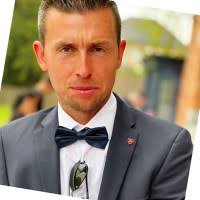 700+ Profile mit dem Suchbegriff „Beine“