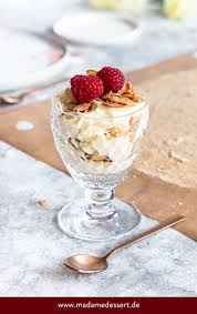 Bienenstich Dessert Im Glas Rezept Von Madame Dessert In 2020 Dessert Im Glas Einfach Nachtisch Ohne Kochen Dessert Im Glas Ohne Backen