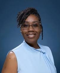 Angela Landers's Instagram, Twitter & Facebook