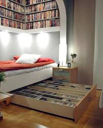 Love The Way This Looks I Love Reading So I Find This Appealing With All The Books Above The Bed Home Small Bedroom Home Decor