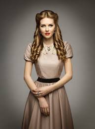 In this post we share super easy and cute hairstyles for curly hair, as well as tips on how to style and care for curly do you ever get frustrated that you can't do some of the hairstyles you see online or on others because of your hair type? Vintage Hairstyles For Curly Hair 20 Hairstyles You Ll Wear On Repeat