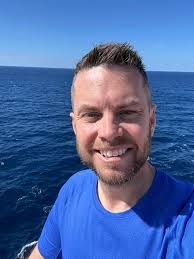 Quick weather update: it's sunny and 75° where I'm at. Heading towards the  80s tomorrow when I arrive at my destination. How is it where you are!?!