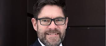 Robert Kreisel's Instagram, Twitter & Facebook