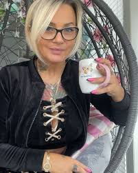 La pregunta honesta es ¿a los hombres todavía les gustan las mujeres  naturales? 😔 Ni siquiera recibí un solo me gusta de nadie.