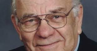 Albert Hess's Instagram, Twitter & Facebook