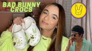 Bad bunny x crocs limited edition replicas m4 w6, m5 w7, m6 w8 & m7 w9 reps. Bad Bunny Con Crocs Unboxing Bad Bunny Crocs Glow In The Dark Crocs Angele Jelly Altieri Youtube