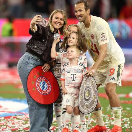 Sharing special moments with my family is everything. ❤️🏆
