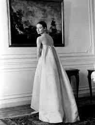 Image Result For Givenchy White Gown With Black Dots Givenchy Dress Audrey Hepburn Style Hepburn Style