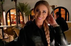 Roxana ionescu trăiește din ajutorul de șomaj! Anamaria Prodan Relaxare Si Afaceri In Sua Cum AratÄƒ In Costum De Baie Impresara In VarstÄƒ De 48 De Ani Antena Sport