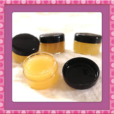 Diy Edible Lip Scrub 1 2 Tsp Olive Oil 2 Tsp White Granulated Sugar 1 Tsp Honey Lip Scrub Diy Edible Cleaners Homemade