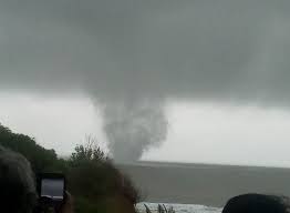 72 500, mar del tuyu, de la costa. Impresionantes Imagenes De La Tromba Marina En Mar Del Tuyu Diario La Capital De Mar Del Plata