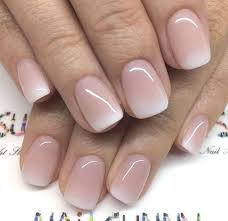 La gamme de couleurs est très large, souvent si tout de même vous avez les ongles faibles et vous aimeriez les renforcer, nous vous conseillons les ongles en gel pour leur aspect naturel : Mariage Les Bons Plans Et Astuces Pour Etre Parfaite Le Jour J Ongles De Mariee Ongles Pour Mariage Ongles Gel Neutre