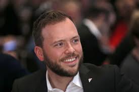 Audun lysbakken was minister of children and equality from 2009 to 2012. Sv Lysbakken Solgte Leiligheten Til 1 6 Millioner Over Takst Vg