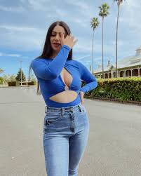 PHOTOS : பிளாக் டிரஸ்ஸில் சொக்க வைக்கும் அழகில் மகிதா எல்தாபி..  கிறங்கடிக்கும் சூப்பர் க்ளிக்ஸ் இதோ! | Actress Magida El Dhaybi Latest Hot  Photos - Oneindia Tamil