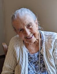 Fran Larson's Instagram, Twitter & Facebook