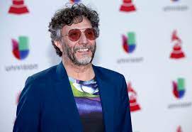 Era un premio esperado desde hace muchos años el músico, que además ganó otras tres categorías, compartió desde miami su emoción por el logro. Fito Paez Quiero Tocar Hasta El Final Chicago Tribune