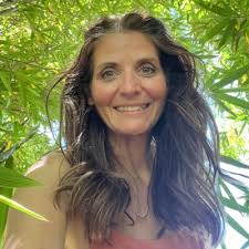 How to live your dream by starting small and starting NOW! with Tricia  Leach (@keepyourdaydream) by Women Making Money