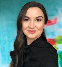 Emma Avery's Instagram, Twitter & Facebook