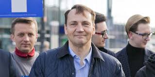 Radosław tomasz sikorski i, radek sikorski (ur. Radoslaw Sikorski Puentuje Kampanie Wyborcza Przed Dworcem Glownym Pkp Bydgoszcz24 Pl
