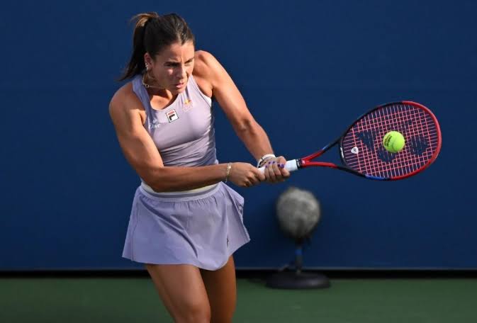 US Open: Emma Navarro struggles but beats No. 170 to end three-match losing  streak
