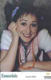 ▷ Emmerdale's Laurel Potts