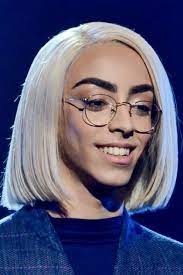 Bilal hassani, 9 eylül 1999'da paris'te doğdu casablanca'dan gelen faslı müslüman ailenin erkek çocuğu olarak doğmuştur.34 his mother is a naturalised french citizen,5 babası singapur'da. Bilal Hassani Movies Age Biography