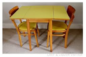 Vtg 50s 60s Yellow Formica Drop Leaf Extending 2 Person Table Chairs Retro Retro Chair Table And Chair Sets Table