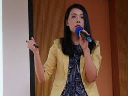 2020台灣立法委員選舉，一批高顏值候選人吸引了民眾眼球，39歲的民進黨立委候選人吳怡農正是其 顏值會給候選人加分嗎？ 會如何影響民眾手中的選票？ bbc中文採訪了吳怡農和台北街頭的民眾 製片人/視頻剪輯：苒苒 å³æ€¡è¾²å‚³ç§˜æˆ€å°11æ­²å¹•åƒšé«˜è™¹å®‰ ä¸æ˜¯è¾²å©¦æ²'å¿ƒç¢Ž