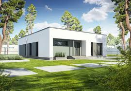 Bungalow Mit Vier Zimmern Ankleide Offener Kuche Zwei Badern Gaste Wc Speisekammer Technikraum Und Grosser Diele Garderob Bungalow Modernes Haus Cube Haus