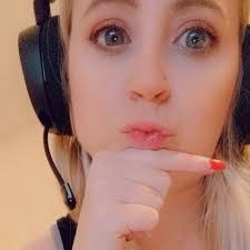 Sbrigatevi ragazzi. Qual è il miglior gioco di Gameboy Pokemon? Ne ho  bisogno per il mio emulatore.. Ho lo smeraldo, ma c'è un altro che dovrei  provare?