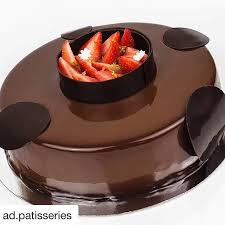 Avec Ad Patisseries Mangue Fraise Et Chocolat Noir Callebautchocolate Chocolat Chocolate Strawberry Fraise Mirrorgl Yummy Food Desserts My Recipes