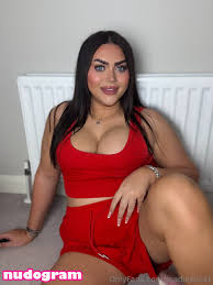 madixeliza1 Гола изтичане OnlyFans снимка 4 - Nudogram v2.1