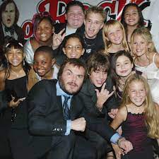 Le vamos a dar 4 estrellas, muy buena. Esta Reunion School Of Rock A 15 Anos De Su Estreno Te Hara Sentir Muy Viejo E Online Latino Mx