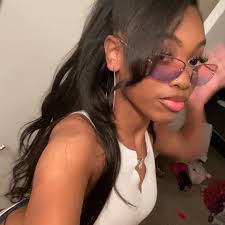 What is the experience like meeting voice actors at a con and what are the  typical prices for signatures and photos?