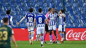 Real sociedad video highlights are collected in the media tab for the most popular matches as soon as video appear on video hosting sites like youtube or dailymotion. Europa League Real Sociedad Napoli Scontro Decisivo Quotidianonapoli It