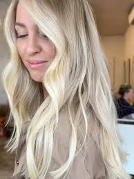 This is your sign to ditch the platinum and choose that Texas Blonde! 😍