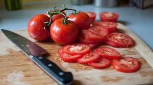 Consumption of tomato daily is good for our health, as it contains low amount of calorie, at about 16.7 kcal/100gram. Carbs In Tomatoes The Best Low Carb Fruits And Vegetables