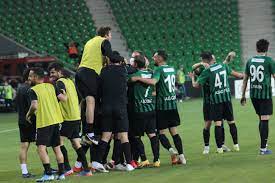Misli.com 2.lig play off final müsabakasında sakaryaspor ile kocaelispor karşı karşıya geliyor. Exssdnstwvjofm