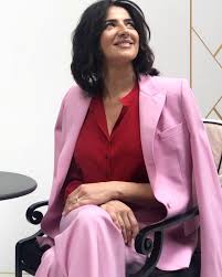 Luisa ranieri was born on december 16, 1973 in naples, campania, italy. Luisa Ranieri Tre Consigli Preziosi Per Vivere Bene Amica