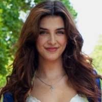 Vicky Pace's Instagram, Twitter & Facebook