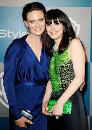Deschanel was born in los angeles, california, to cinematographer and director caleb deschanel and actress mary jo deschanel (née weir). Big Brother Peyton Is 45 See The Mannings And More Celeb Siblings Celebrity Siblings Zooey Deschanel And Sister Celebs