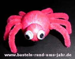 Weihnachten basteln tannenbaum aus klopapierrollen und. Gruselige Spinne Als Dekoration Zu Halloween Basteln Rund Ums Jahr