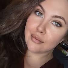 Jessica Harding's Instagram, Twitter & Facebook