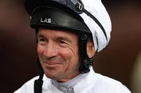 Was ein Podcast! Adrie de Vries im Interview Alles zum Dortmund-Vorfall  zwischen Sean Byrne und Leon Wolff Japan-Frankreich Gruppesieg in Iffezheim  und der Blick zurück auf Gedaaly 2009  https://www.youtube.com/watch?v=J8OPksR3slo