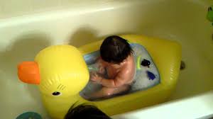 Features splashing sounds and lights. Baby Vivienne In The Munchkin Duck Bathtub Splish Splash Youtube